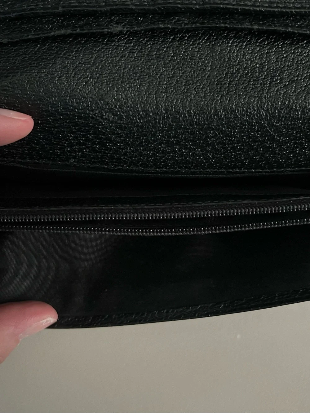 Gucci Black GG Monogram Canvas Wallet - Picture 3 of 6